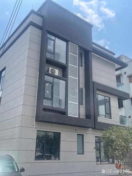 自建房外墙装修喜欢黑白色砖，不要错过这款